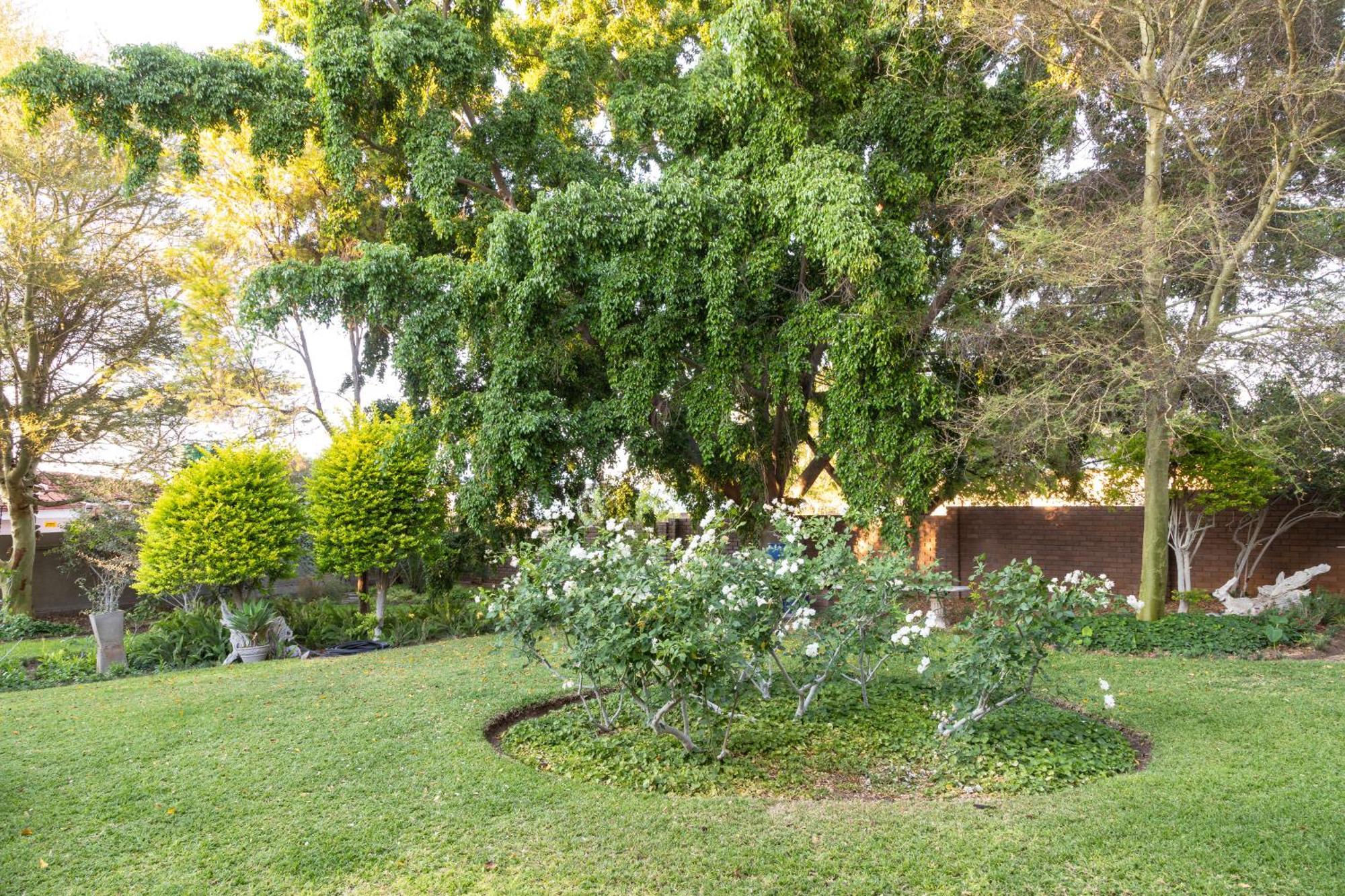 Hh 820 Accomodation Grootfontein Exteriör bild